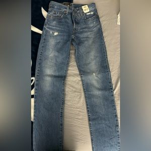 Levi’s women Jean size 23x32
